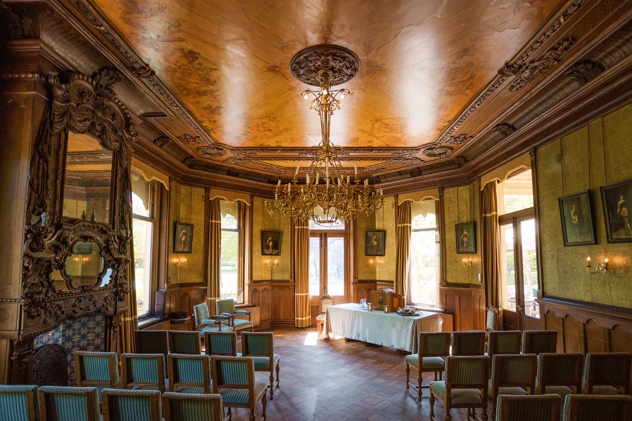 Historische Ridderzaal als ceremonielocatie voor een bruiloft bij Borg Nienoord